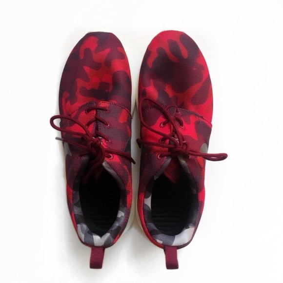 Nike Shoes - Nike Roshe Run Red Camouflage